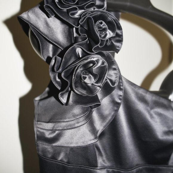 Jessica Simpson One Shoulder Formal/Party Dress - Picture 2 of 7